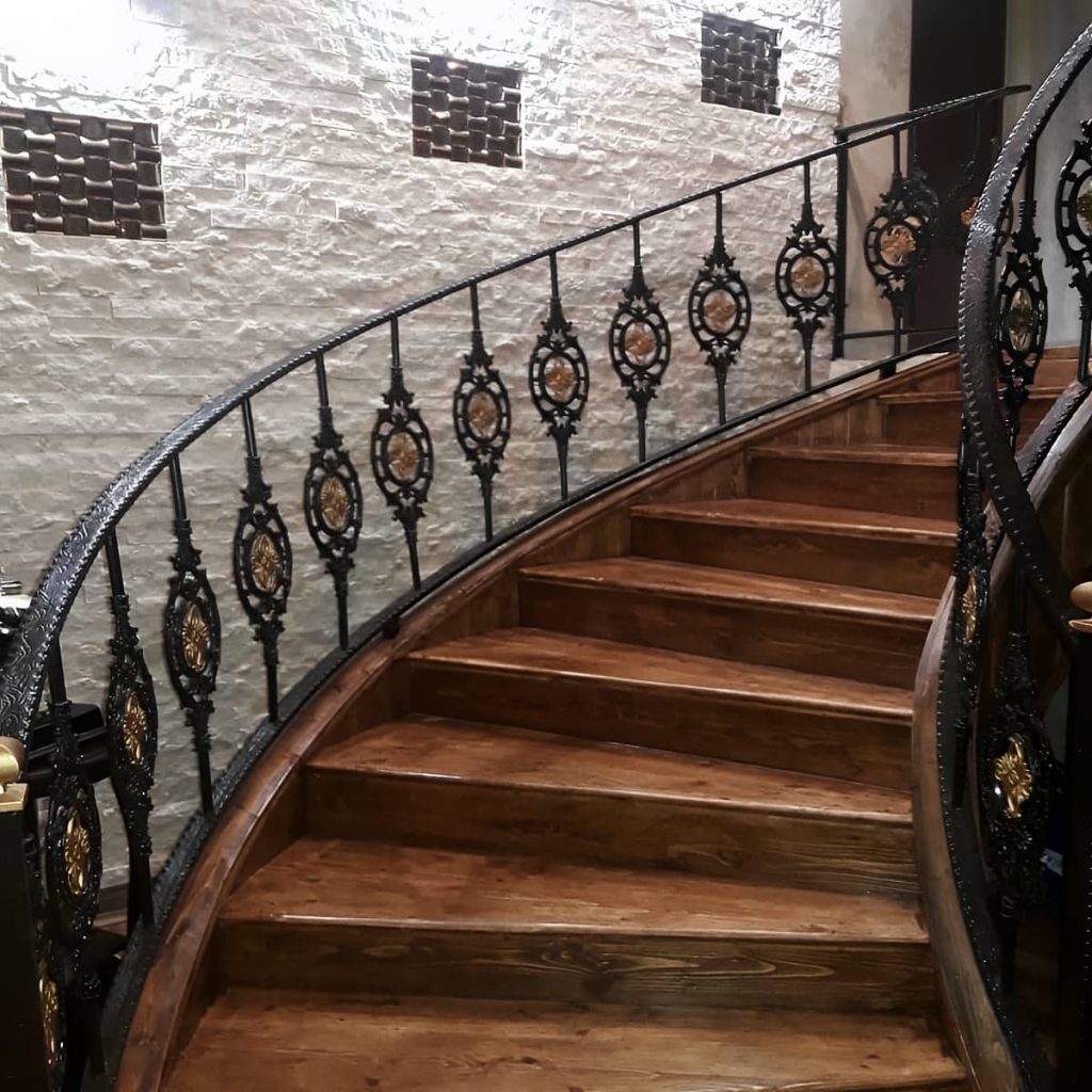 حفاظ فرفورژه پله با طراحی کلاسیک بندر عباس