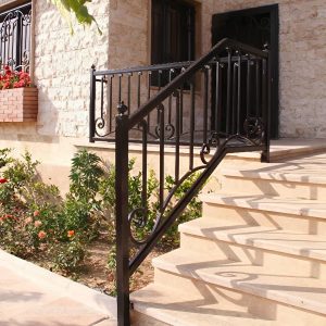 نرده فرفورژه بالکن بندر عباس طرح فلزی کلاسیک