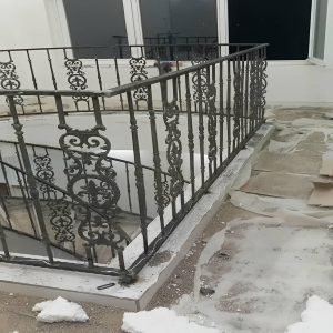 نرده پله کلاسیک فرفورژه بندر عباس با طرح فلزی ظریف