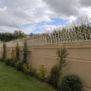 حفاظ روی دیوار حیاط فلزی بندر عباس
