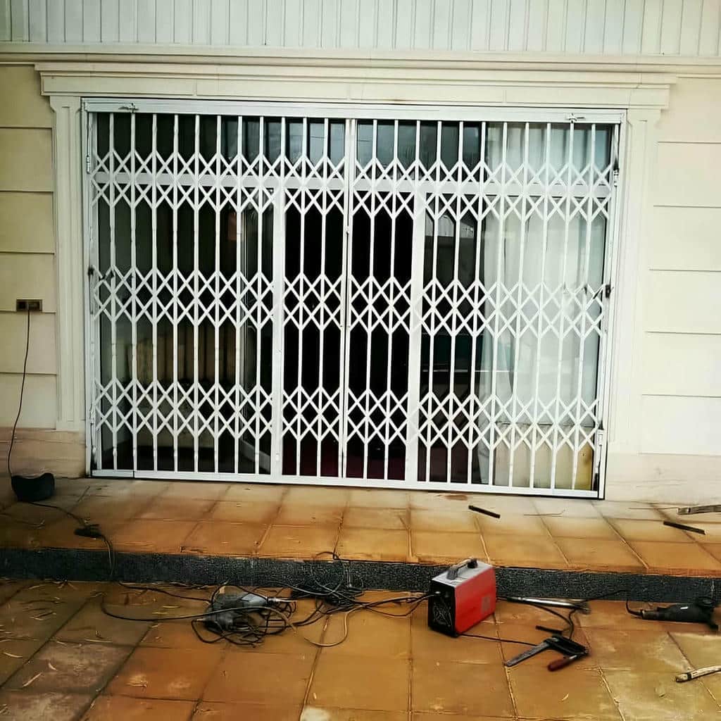 حفاظ پنجره آهنی بندر عباس با پوشش رنگی